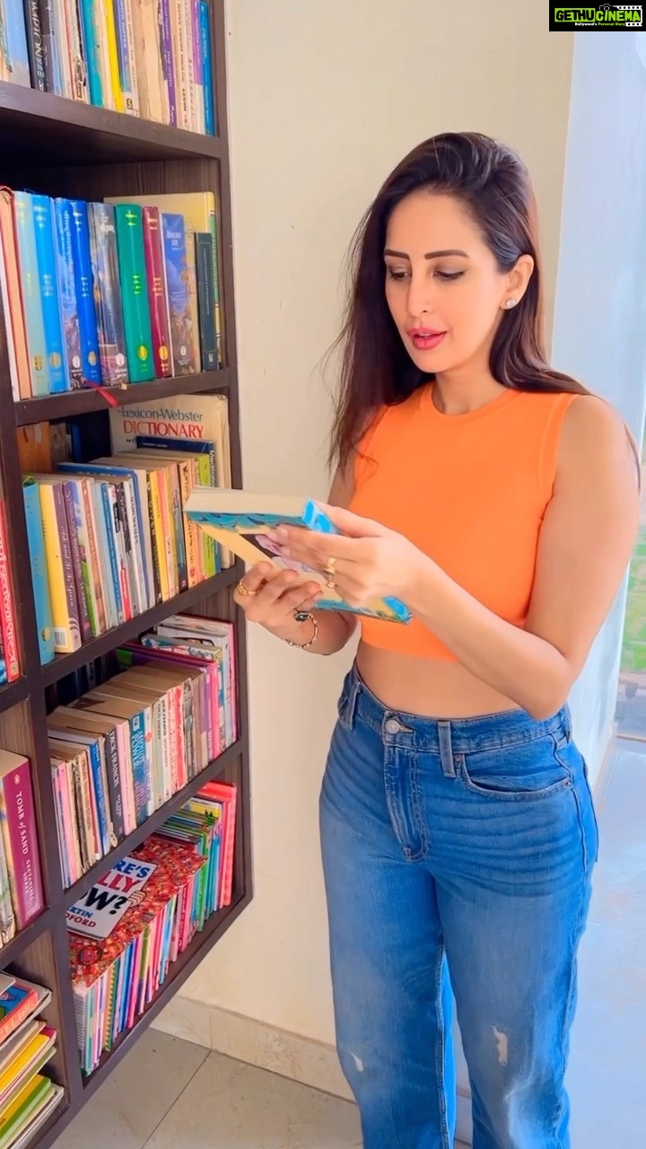 Chahatt Khanna Instagram - My fav song these days… #reelsinstagram #reelkarofeelkaro #ck #chahatkhannna #trending #trendingreels