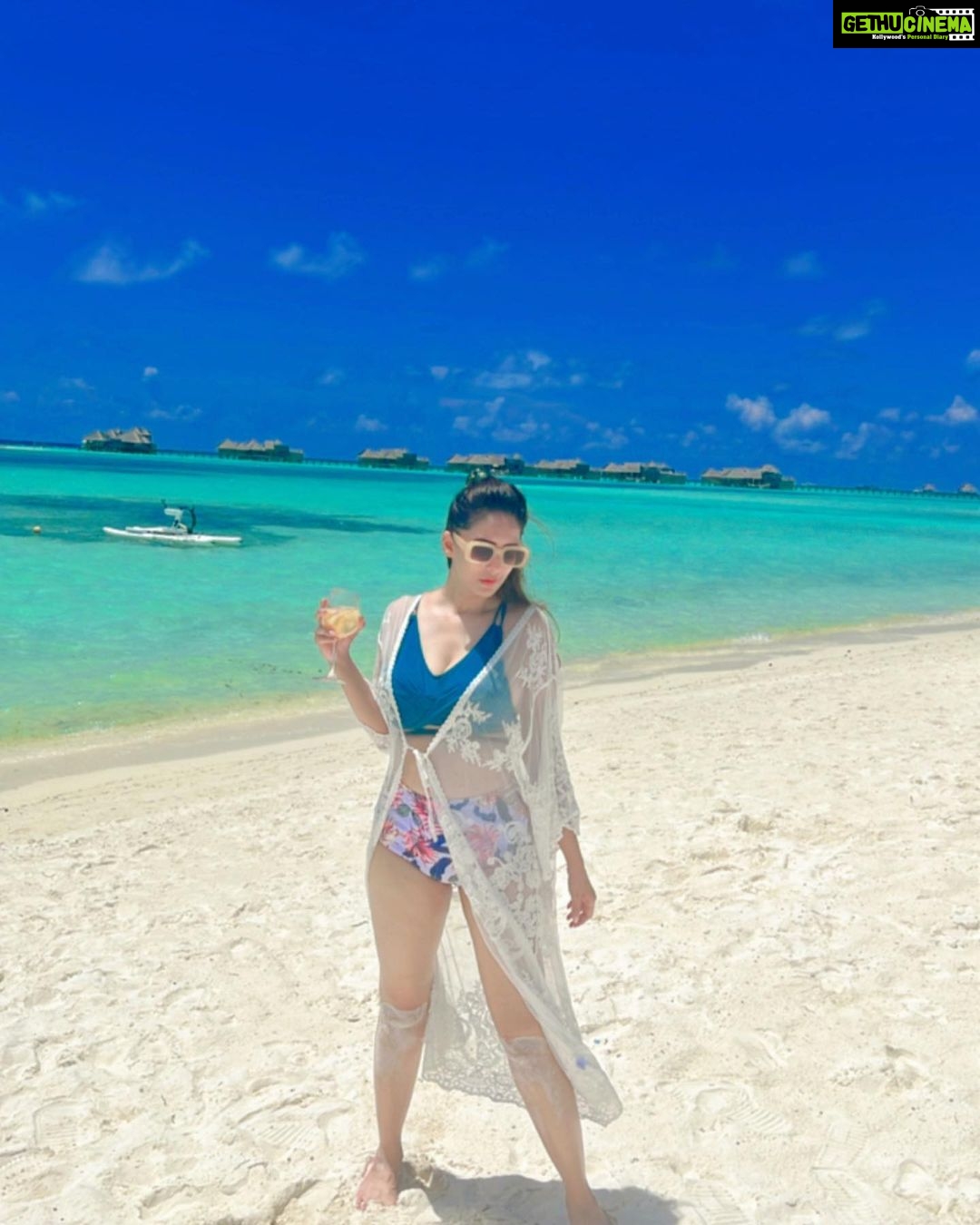 Chahatt Khanna Instagram - Breathe … #beachlife #goodvibes #chahattkhanna #freedom #flyhigh #flysolo #