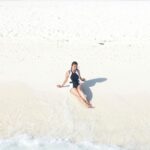 Chahatt Khanna Instagram - Beach life …. #reelsinstagram #beautifuldestinations #maldives #beachlife #beach #sea #sand #chahattkhanna #reelitfeelit #reelkarofeelkaro #beachvibes