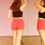 Chahatt Khanna Instagram - Just .. started exercising after 2 months .. back to life.. #chahattkhanna #life #fittness #dance #motivation #morning #sleepyhead #sleepyface