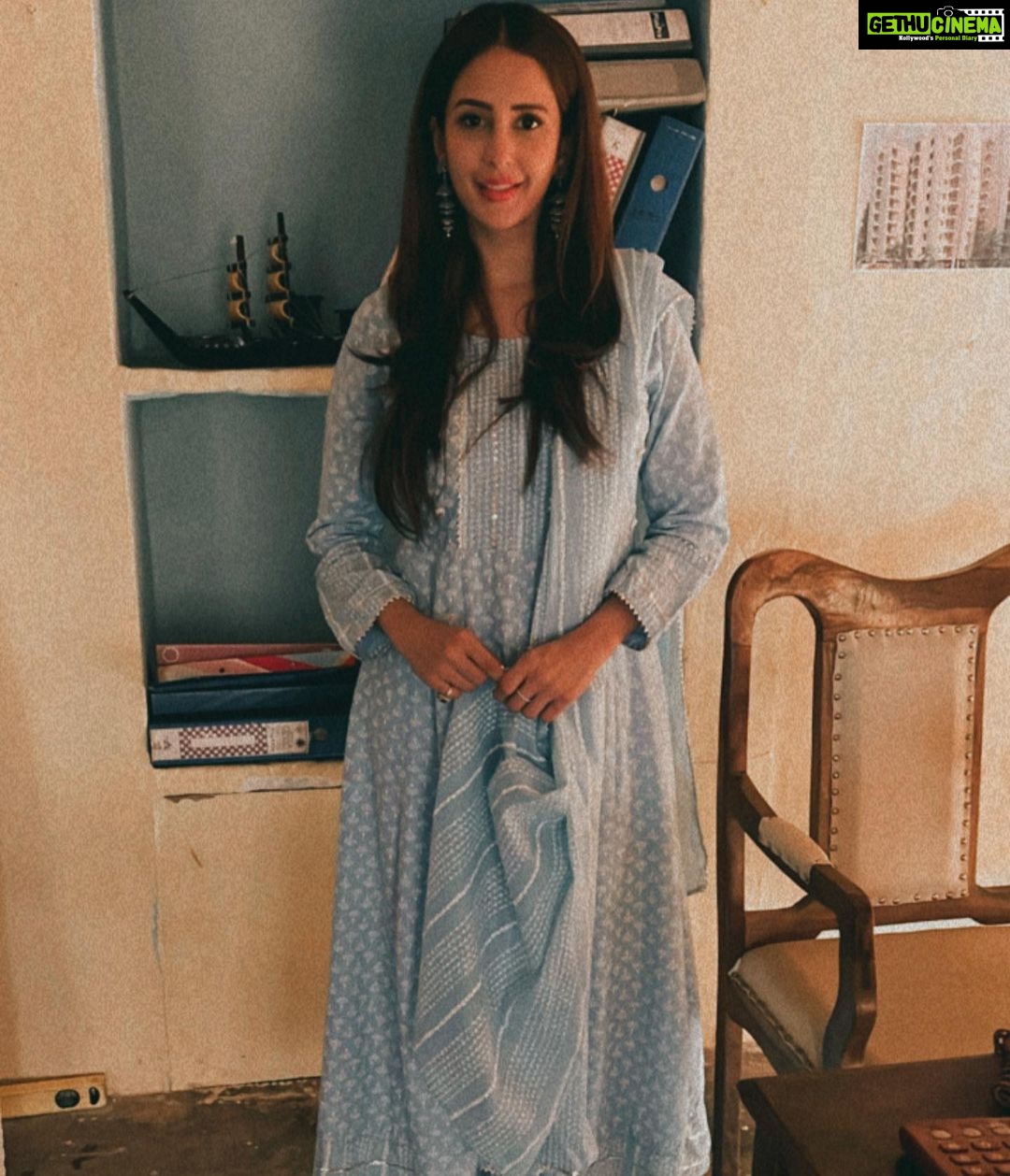 Chahatt Khanna Instagram - Few clicks bts from the set of my new film#justrandom #bts #chahattkhanna #shoot #film #cinema #banaras #coffee