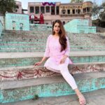 Chahatt Khanna Instagram - End is the Beginning … #newbeginnings #chahattkhanna #newjourney #journeywithin #banaras #india #shoot #bts #filmmaking #cinema वाराणसी - बनारस - काशी