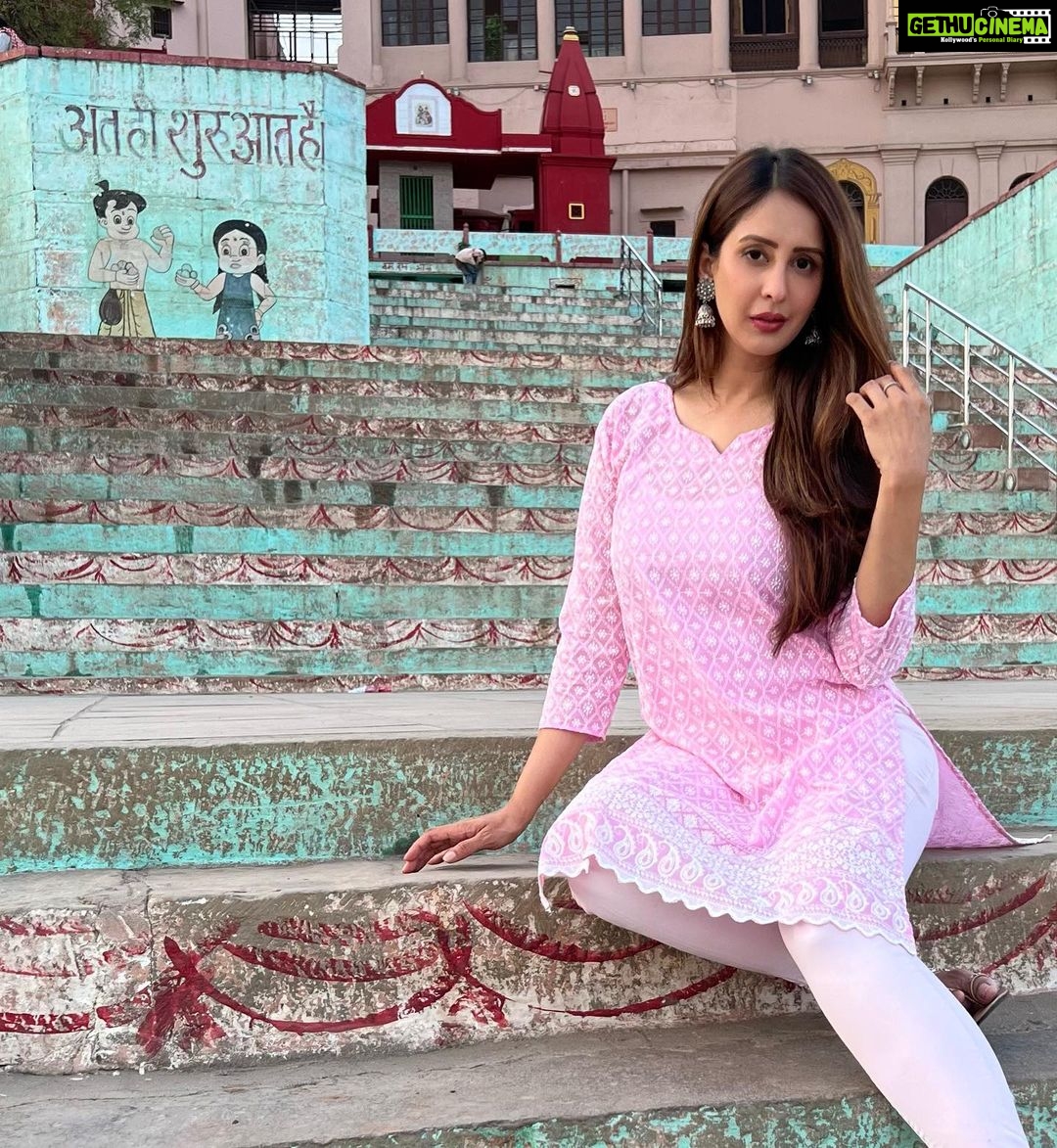 Chahatt Khanna Instagram - End is the Beginning … #newbeginnings #chahattkhanna #newjourney #journeywithin #banaras #india #shoot #bts #filmmaking #cinema वाराणसी - बनारस - काशी