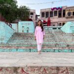 Chahatt Khanna Instagram – End is the  Beginning … 
#newbeginnings #chahattkhanna #newjourney #journeywithin #banaras #india #shoot #bts #filmmaking #cinema वाराणसी – बनारस – काशी