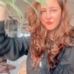 Chahatt Khanna Instagram - Just Sunshine & Me and photobombed by @babyboysultankhanna #chahattkhanna #reel #sunshine #magiclight #reelsinstagram