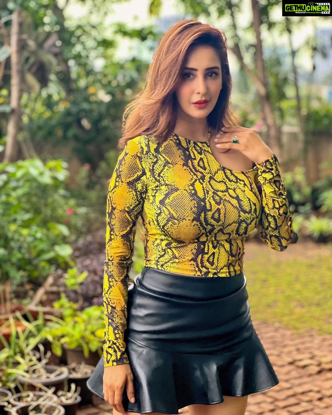 Chahatt Khanna Instagram - If your path is more difficult, it is because of your higher calling.. #goodmorning #positivevibes #nature #chahattkhanna #loveyourself #ootd #outfit #outfitoftheday #picoftheday