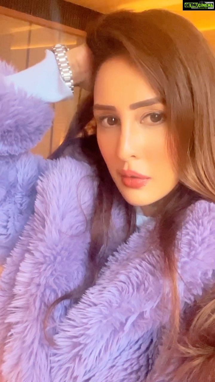 Chahatt Khanna Instagram - Delhi 💜 #travel #delhi #chahattkhanna #winters #metalhead #techfreak #reelsindia