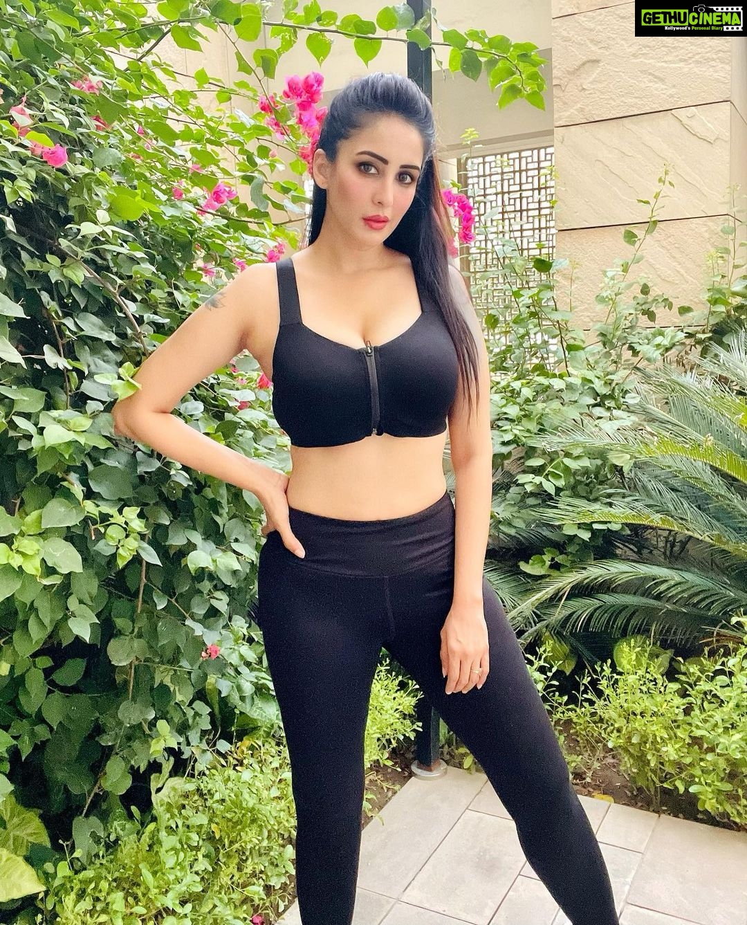 Chahatt Khanna Instagram - It’s been a long time since ive been Me .. #ck #chahattkhanna #blackisback #effortless #gymwear #india #indian #girl #indiangirl #influencer