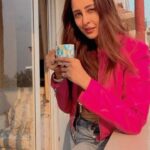 Chahatt Khanna Instagram - Guess Dimples have started showing on me .. God knows what all habits ill pick from you .. #reels #chahattkhanna #2023 #delhi #travel #1january2023
