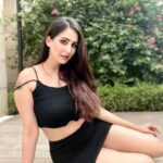 Chahatt Khanna Instagram - She had galaxy in her eyes and universe in her mind 💫🪐🌈 #chahattkhanna #nature #fresh #instagood #black #noedit #picoftheday #entrepreneur #actor