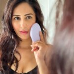 Chahatt Khanna Instagram - The best way to keep your skin clean and healthy at home this lockdown,my skin’s lockdown partner @foreo_in #quarantinelove #ck #skinfood #goodskin #healthyskin