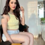 Chahatt Khanna Instagram - Always know the difference in what you getting what you deserve .. #ck #chahattkhanna #morning #morningvibes #magicehour #home