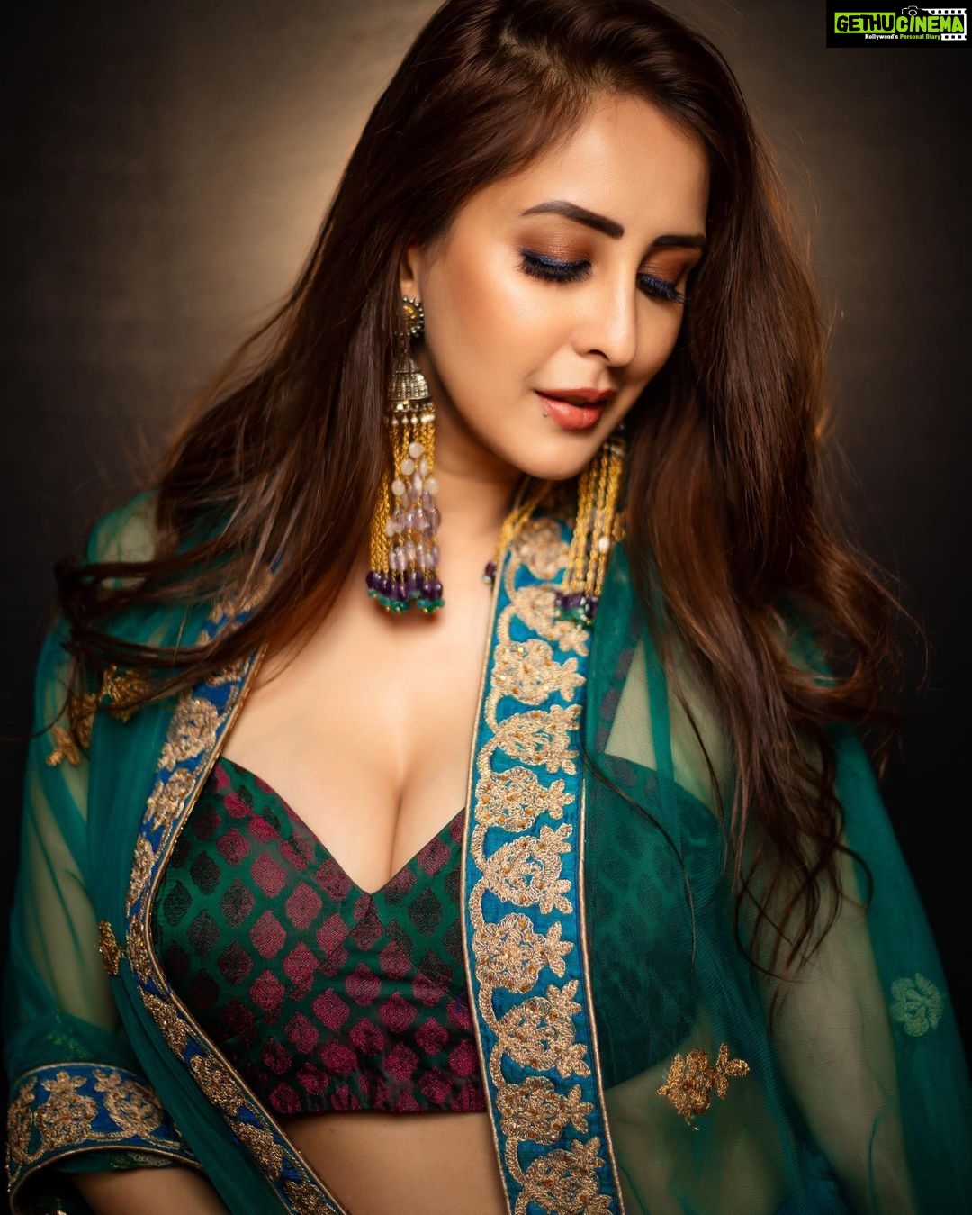 Chahatt Khanna Instagram - Something like moonlight 🌙 #chahattkhanna #indian #picoftheday