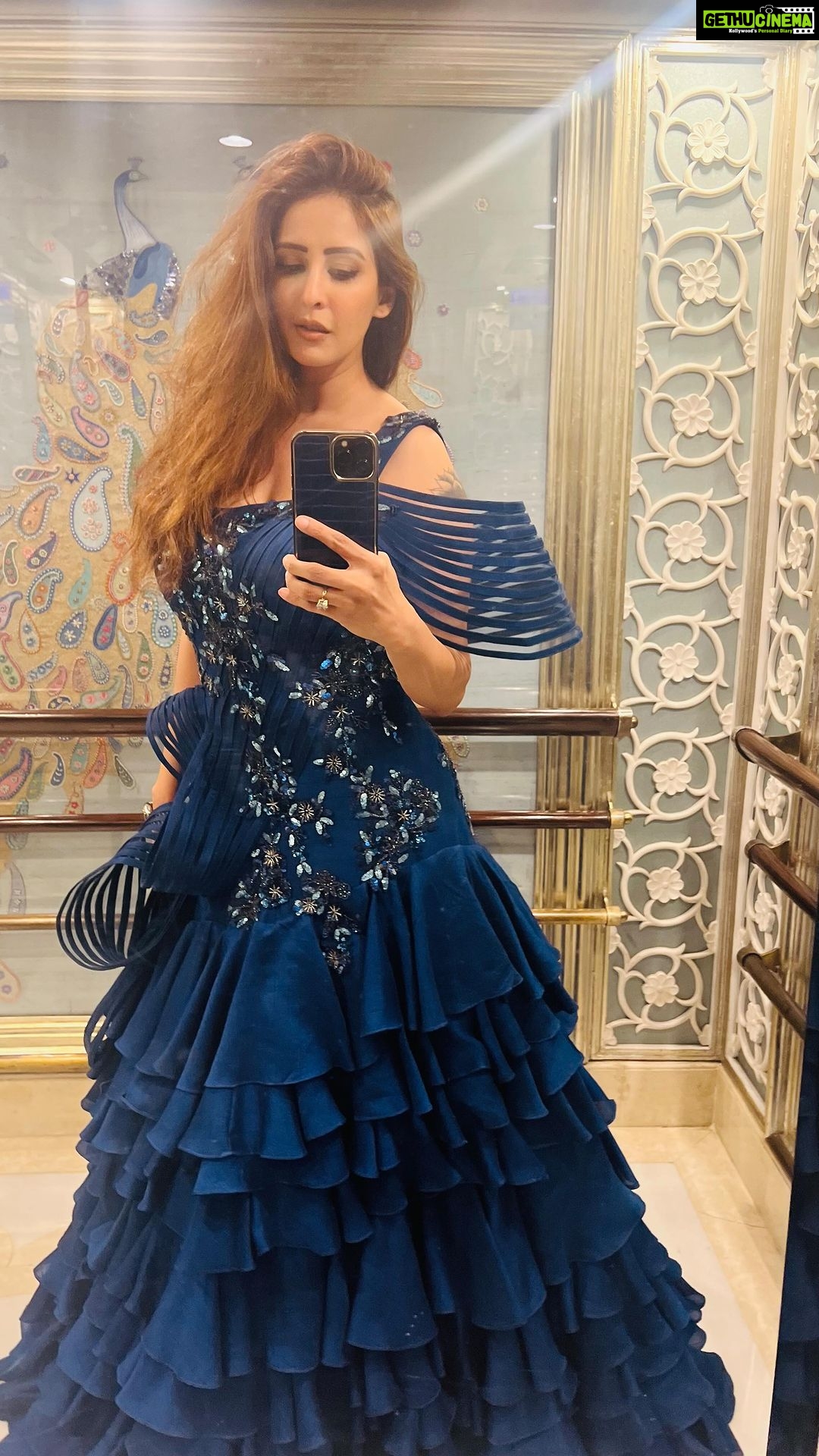 Chahatt Khanna Instagram - Show time reel #btc #chahattkhanna #reel #newreels Outfit @charmisdesign