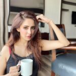 Chahatt Khanna Instagram - Sundays and my coffees.. iam such a coffee addict , but i love my cappuccino and filter coffee and yes I love my coffee with sugar.. desi me !! what about you? #coffeelover #coffeeaddict #ck #chahattkhanna #sunday #sundayvibes #weekendvibes #lifeisbeautiful #carblogger #indian #girl #instagood #picoftheday #chillin Shimla - The Queen Of Hills