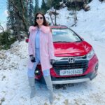 Chahatt Khanna Instagram - Those who fly solo have the strongest wings Outfit @ammarzobrand #snow #chahattkhanna #car #honda #Shimla #winters #driving #uphill #india #girl #ck @hondacarindia Narkanda - The Heaven on Earth