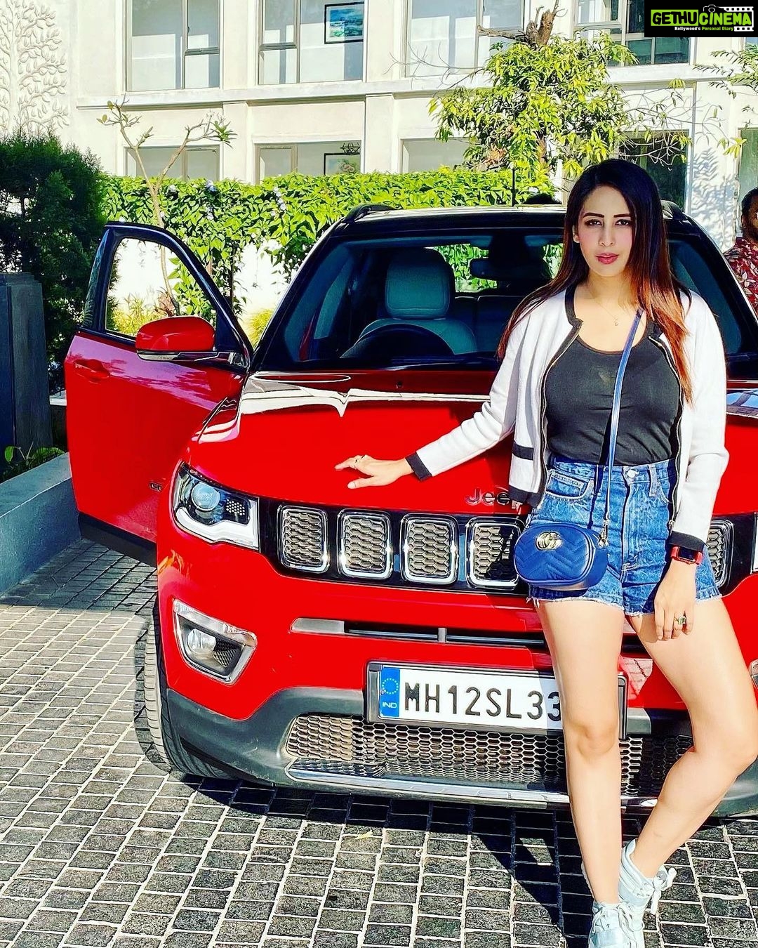Chahatt Khanna Instagram - Shot for this beauty @jeep #car #suv #jeep #chahattkhanna #carreview #cargirl #car #red #natural #carblogger #fashionblogger #style #swag #slay #bestoftheday #picoftheday Lonavala