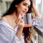 Chahatt Khanna Instagram - Sunday morning vibe 🌈 @karanhenry @stylistsony @sunny_makeup_artist #chahattkhanna #whiteshirt #morningvibes #sundaymorning #indian #girl #fashion #style #styleblogger #fresh #bestoftheday #picoftheday #happy #lightroom #nature #ck #ammarzogirl #simple #candid