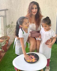 Chahatt Khanna Instagram - Happy holi to all 🌈❤️❤️