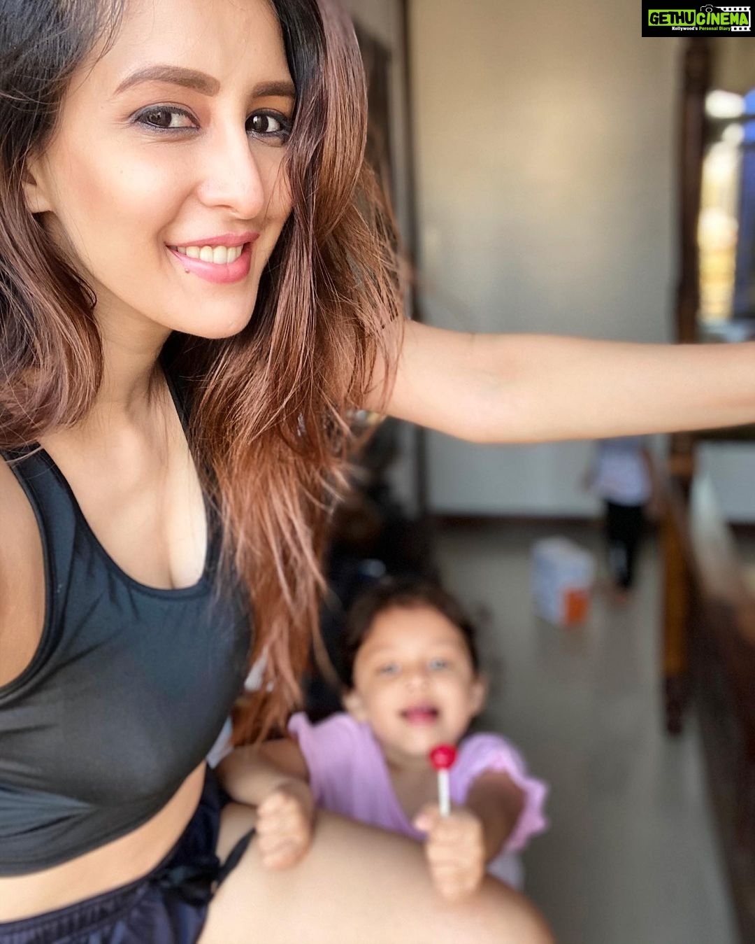 Chahatt Khanna Instagram - Happy weekends people π§Ώπ