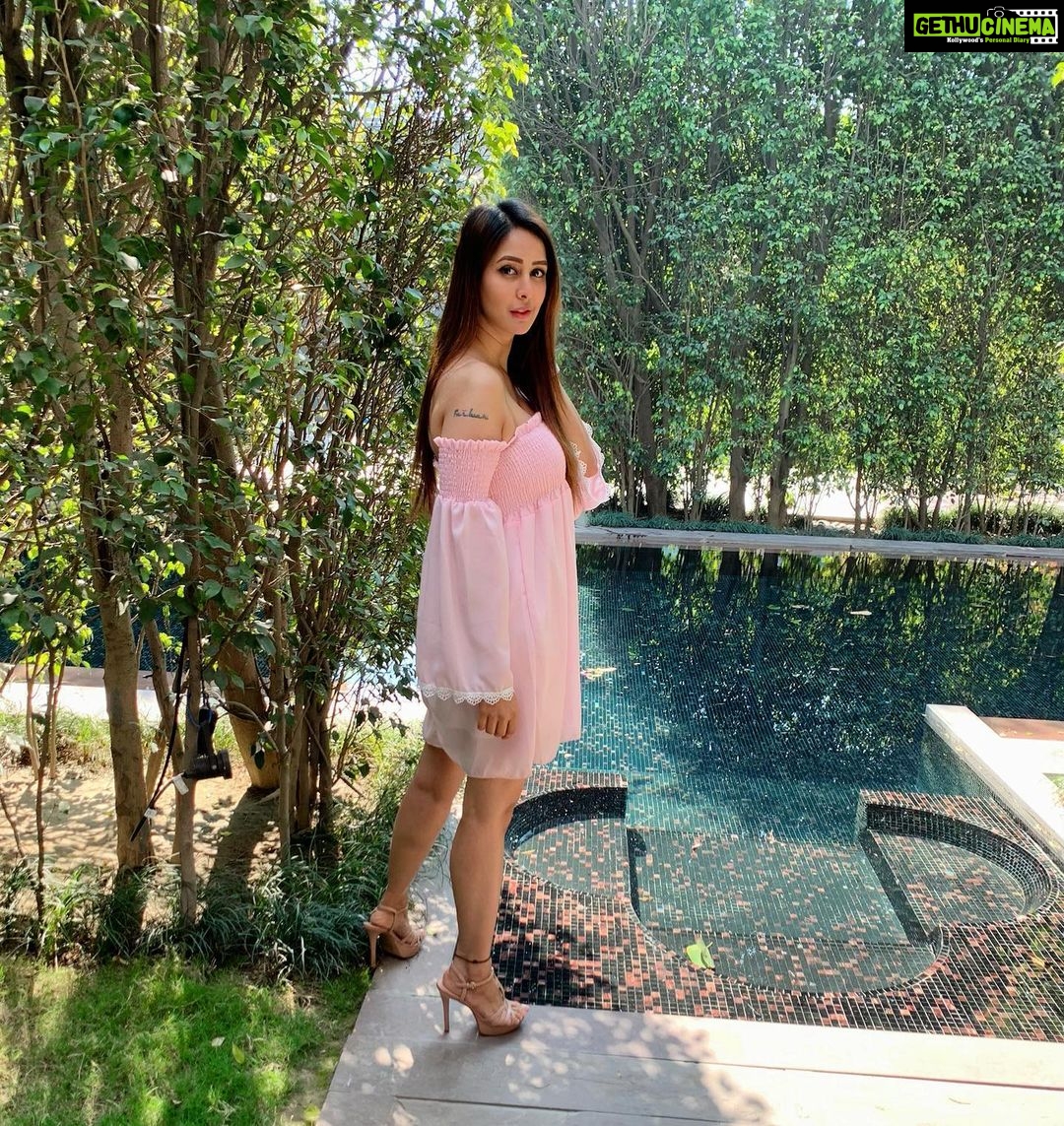 Chahatt Khanna Instagram - Heaven & Hell is within ! #outdoors #pool #life #quarantinelife #chahattkhanna #summerday #instadaily #daydress #influencer #socialdistancing #socialinfluencer