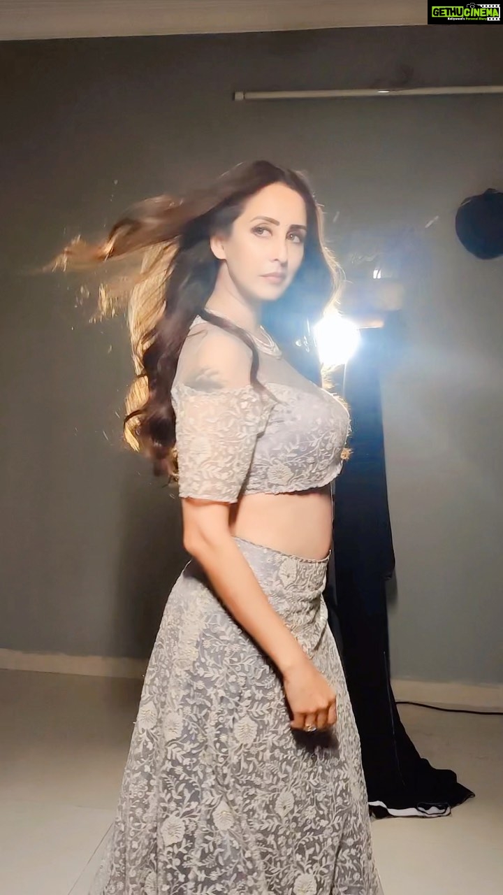 Chahatt Khanna Instagram - Something Coming up soon .. #bts #shootingstars #chahattkhanna