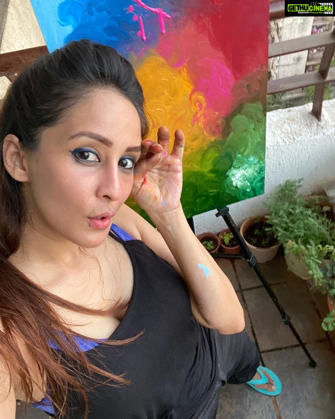 Chahatt Khanna Instagram - रंगों से भरी शाम ! #ckpaints #painting #evening #chahattkhanna #colours #quarantinelife #newartist #artistsoninstagram #art