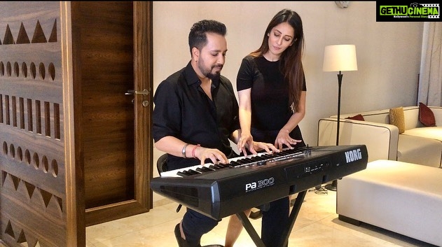Chahatt Khanna Instagram - Lets be someone’s quarantine, Glad we found each other in this lockdown #quarantinelove ❤️🌈 @mikasingh #learningmusic