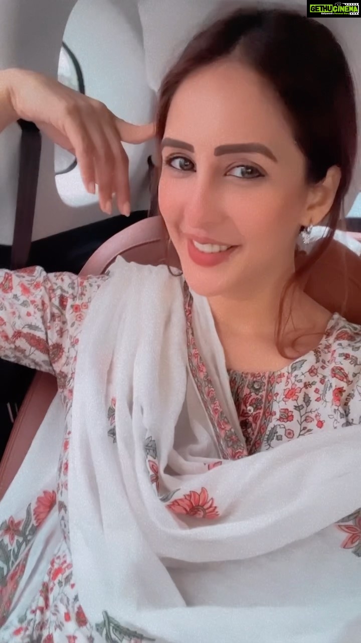 Chahatt Khanna Instagram - Just u hi … #reels #reelsinstagram #ckreels #chahattkhanna