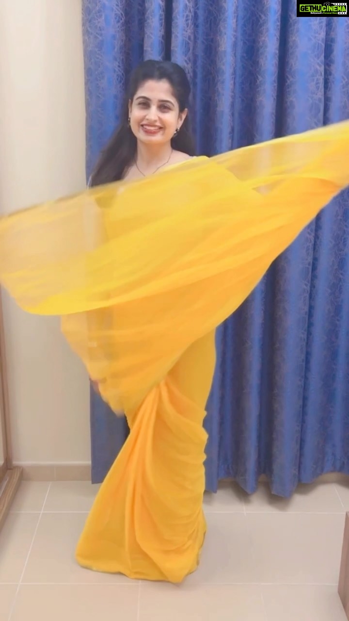 Chaitra Rai Instagram - 🌻💛 #saree #sareelove #sareelover #trending #yellow #yellowsaree #trendingreels #trendingnow #trendingbgm #2022 #reels #reelkarofeelkaro #reelsinstagram #reelsvideo #reelindia #reelit #reelitfeelit #reelviral #thankful #chaithrarai17