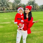 Chaitra Rai Instagram - Merry Christmas 🎄 🤶❤🧿😍 #merrychristmas #merry #christmas #with #my #cherry #jinglebells #cheistmastree #winter #red #outfit #santclaus #party #teluguactress #kannadaactress #trending #trendingreels #trendingnow #reel #reels #reelitfeelit #reelkarofeelkaro #baby #babygirl #babyandme #babyreels #reelsinstagram #thankful #nishkashetty #nishkashetty_official