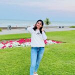 Chaitra Rai Instagram - Meeru chudadaniki manchivallagunnaru😄 #telugu #reels #reelkarofeelkaro #reelitfeelit #reelsinstagram #telugudialogues #dialogue #trendingreels #trending #trendingnow #timepass #beach #vibes #goodvibes #thankful #chaithrarai17