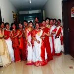 Chaitra Rai Instagram - ♥Here’s wishing you a very Happy Durga Puja 🙏🏻#sindhoorkhela May Maa Durga remove all evils from your life and bless you with good health, wealth, and happiness🙏🏻🙏🏻🙏🏻 Had a wonderful time with these beautiful and lovely ladies ♥🧿 #dussehra #dussehra2022 #sindoor #sindhoorkhela #bengali #tradition #trending #trendingreels #trendingnow #reelsinstagram #reelsvideo #reelkarofeelkaro #thankful #chaithrarai17 #muscat #oman #hyderabad #mangalore