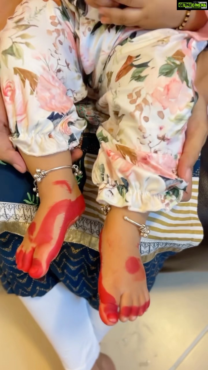 Chaitra Rai Instagram - Kanchika Puja πππ»ππ»π§Ώ Hereβs wishing all of you - my #InstaFam, and all the little Lakshmiβs a very Happy Navami πππ» #navratri #navratrispecial #mahagauri #kanchikapuja #durgashtami #ashtami #traditions #gratitude #blessed #nishkashetty