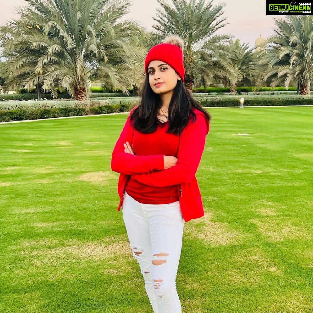 Chaitra Rai Instagram - ♥🤍♥ #pic #picoftheday #photography #red #white #redandwhite #photooftheday #trending #outdoor #winter #winterfashion #photo #photos #thankful #chaithrarai17 Oman