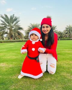 Chaitra Rai Instagram - ❤️🤶😘🧿
@nishkashetty_official 

#little #littlesanta #blessed #outdoor #outdoorphotography #momanddaughter #christmas #red #outfit #santaclaus #angel #cutiepie #photooftheday #merrychristmas #thankful #nishkashetty #chaithrarai17