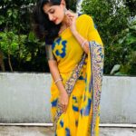 Chaitra Rai Instagram - 💛💛 Saree: @saicollections49 Bangles: @shubhamjewellersandpearls Earrings: @shri_sai_collections_ #saree #sareelove #sareefashion #reels #yellow #blue #sareedraping #sareefashion #sareelovers #sareeblouse #mangalore #udupi #hyderabad #muscat #trending #post #thankful #thankfulthursday #chaithrarai17