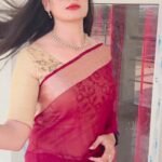 Chaitra Rai Instagram - I woke up like this 😜 Saree: @mkr_pattu_sarees_wholesale #reels #reelsinstagram #saree #sareelove #trending #trendingreels #bgm #reelitfeelit #thankful #chaithrarai17
