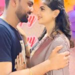 Chaitra Rai Instagram - ♥️🧿♥️ @prasannashetty17 #reels #reelsvideo #reelsinstagram #couplegoals #husbandandwife #my #bestfriend #everything #reelkarofeelkaro #thankful #prasannashetty #chaithrarai17