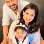 Chaitra Rai Instagram - 👨‍👩‍👧🧿♥️ @nishkashetty_official @prasannashetty17 #family #wethree #daughter #dad #mommy #lovinglife #reelsinstagram #trending #reels #thankful #chaithrarai17