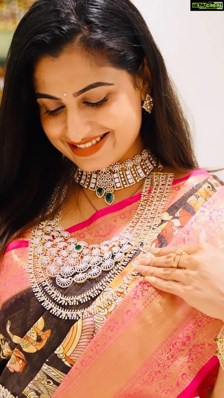 Chaitra Rai Instagram - ♥️ This Beautiful vajram jewellery by: @goyazsilverjewellery #reelsinstagram #reels #reelsvideo #reelsindia #reelitfeelit #reelkarofeelkaro #trending #trendingaudio #reelsviral #viral #video #diamond #jewellery #jewelryaddict #love #thankful #goyazsilverjewellery #vajram #collection #silver #jewellery #chaithrarai17