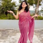 Chaitra Rai Instagram - 🕊☮️✌🏻 #reelsinstagram #trending #bgm #thankful #chaithrarai17