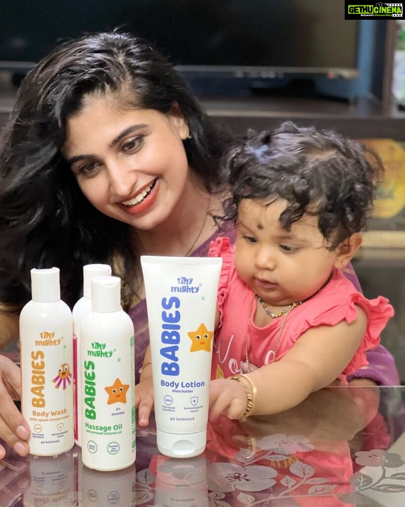 Chaitra Rai Instagram - In love with @Tinymightyindia baby care products. I am very specific in choosing the baby care products for @nishkashetty_official but these products won my heart because of the quality and soothing experience my baby get. They are ✅ Dermatologically tested | ✅ Parabens free | ✅ Toxins free ✅ pH balanced Highly recommended to all moms with babies. Get it on - www.tinymighty.in #tinymightyindia #tinymighty #babies #baby #kids #kidscare #babies lotion #babyshampoo #babybodywash #babiesmassageoil #parents #newparents #Infant #toddlers #dermatologicalytested #nonasties #thankful #nishkashetty #chaithrarai17