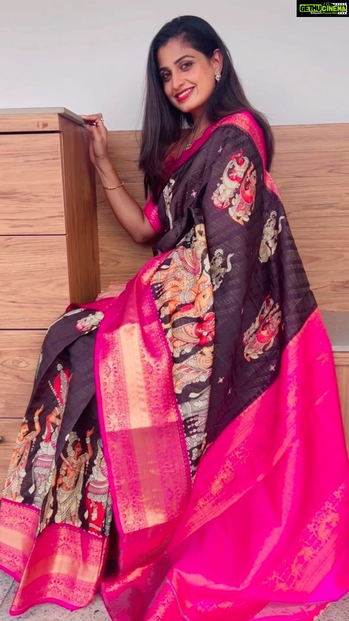 Chaitra Rai Instagram - A saree is not just an attire, it’s an emotion ♥️ This Kanchipuram pattu saree from @royalrajgharana__ ♥️ https://www.royalrajgharanasarees.com Whatsapp :- 8140422422 How to order ? :- open royalrajgharanasarees.com in Google :-Click on Buy now below button. :-Choose payment method CASH ON DELIVERY / PREPAID :-Fill in address details @royalrajgharana__ “will notify after successful order Placed via SMS” You will get tracking details on the same phone number which you provide after we shhipped. We are manufacturers of #banarasisaree #kanchipuramsilksaree #paithani #organzasarees #dolasilksaree #digitalprintsaree #kalamkarisaree #kalamkari #paithanisaree #cottonsaree #lilensaree #pattusaree #paithanisaree #kanjivaramsaree all types saree manufacturers 100% Quality Product Ordar On Website link:- https://www.royalrajgharanasarees.com For More Inquiry Call/Whatsapp :-. +91 8140422422 #saree #sareefashion #sareelover #onlineshopping #sareesofinstagram #silksarees #indianwear #viralvideos #viralreels #trending #reels #reelsinstagram #reelitfeelit #reelkarofeelkaro #trendingreels #thankful #chaithrarai17