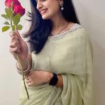 Chaitra Rai Instagram - I Love you ♥🌹 Saree & blouse: @mkr_pattu_sarees_wholesale ♥ #trendingreels #trendingsongs #trending #song #saree #sareelove #sareefashion #reelsinstagram #thankful #chaithrarai17