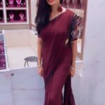 Chaitra Rai Instagram - I loved it 🥰 I draped it ♥ #saree : @mounika_vootla ♥ #600k #family #instagram #instafamily #thankful #blessed #loveyouall #reelsinstagram #reelitfeelit #reelkarofeelkaro #trending #bgm #saree #lover #lovesaree #trendingreels #thankful #chaithrarai17