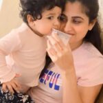 Chaitra Rai Instagram – Awww that hug 😘💗🧿 @nishkashetty_official 

#baby #babiesofinstagram #momandbaby #naughtybaby #dramaqueenbabygirl #tinymomentsofnishka #toddler #toddlerlife #momlife #trending #reelsinstagram #reelitfeelit #reelsindia #thankful #chaithrarai17 #nishkashetty