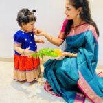 Chaitra Rai Instagram - Happy Ugadi 🍃✨ Shobhakruth naama Ugadi shubhakankshalu ♥️🧿 @nishkashetty_official Nishka’s outfit: @asvi_designers Saree: @mkr_pattu_sarees_wholesale #festive #vibes #goodvibes #happyugadi #thankful #momanddaughter #nishkashetty #chaithrarai17
