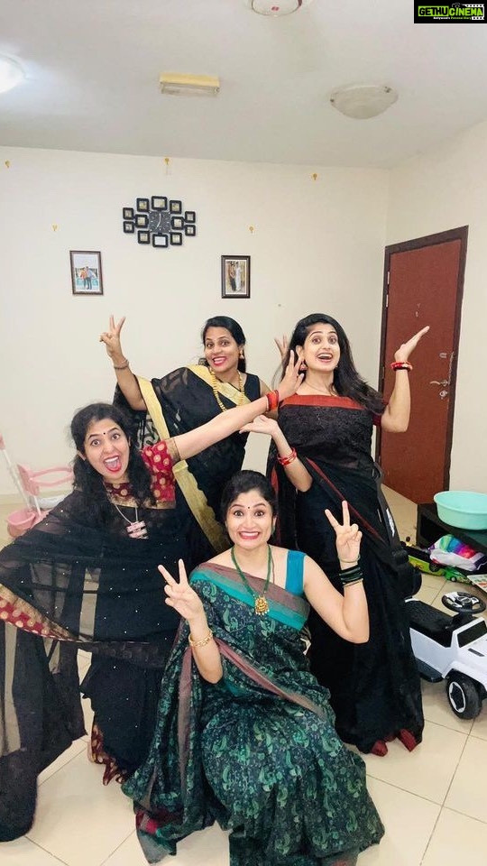 Chaitra Rai Instagram - We four ππβ₯οΈπ«°π» @shetty_neha @shilpasanga @shettyuthkala β₯οΈ #trending #dance #reels #reelkarofeelkaro #reelitfeelit #reelsinstagram #reelvideo #reelsofinstagram #friends #trendingreels #thankful #chaithrarai17 #saree #friends #reeloftheday #actress #tollywood #tfi #chaithrarai17