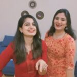 Chaitra Rai Instagram - Was just waiting to dance for dis...shake it Pushpavathi 🫰🏻😍🥰♥👭 @shettyuthkala ♥ #shakeit #shakeitpushpavati #friends #sisters #pushpavathi #dboss #darshan #darshanthoogudeepa #kannada #trending #kannadasongs #kannadareels #trendingnow #dance #dancepartners #thankful #chaithrarai17